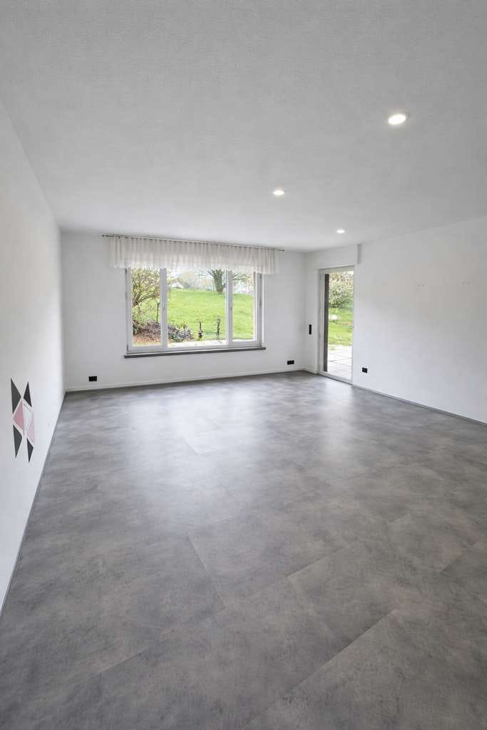 Immobilie in Overath - Mehrfamilienhaus mit großem Grundstück – vielseitiges Potenzial - Provisionsfrei! - Bild 2