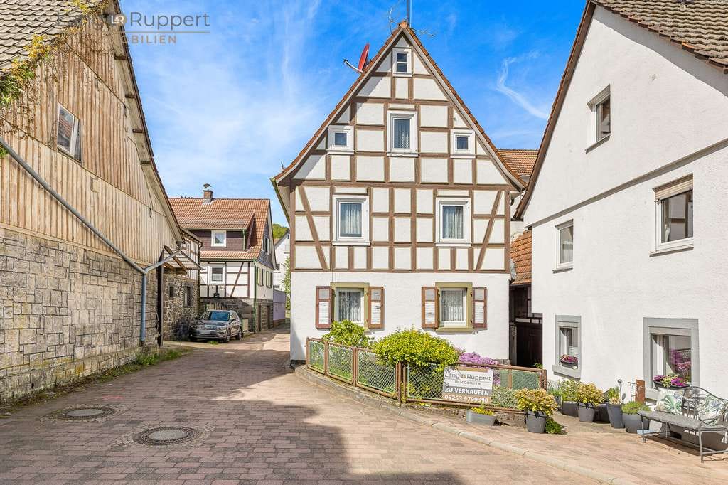 Immobilie in Lindenfels - Charmantes Einfamilienhaus mit kleinem Vorgarten - Bild 0