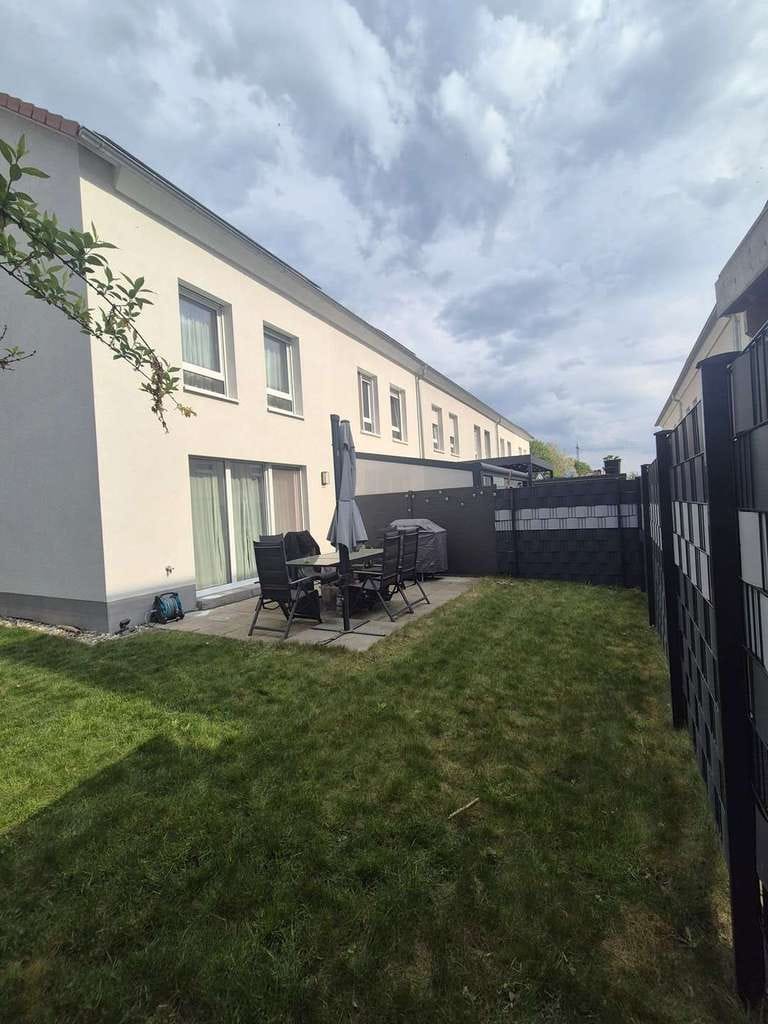 Immobilie in Hochstadt (Pfalz) - Neuwertiges Reihenendhaus mit Garten, PV-Anlage & hochwertiger Ausstattung. - Bild 1
