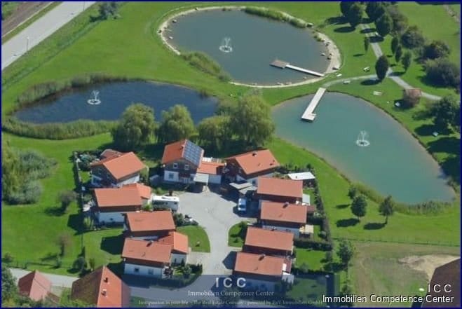 Immobilie in Bayerbach - *** VERKAUFT ***
Einfamilienhaus in Bayerbach/Campingplatz-in der Golf- und Thermenwelt Bad Birnbach - Bild 3