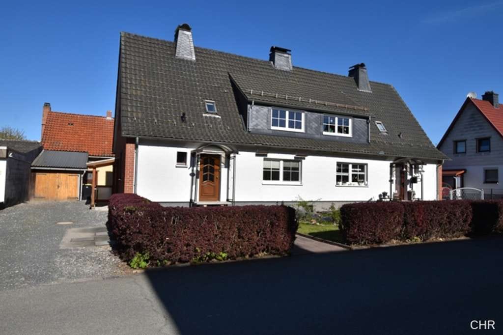 Immobilie in Walkenried - Sehr gepflegtes Einfamilienhaus (DHH) in ruhiger und sonniger Wohnlage im schönen Klosterort - Bild 0
