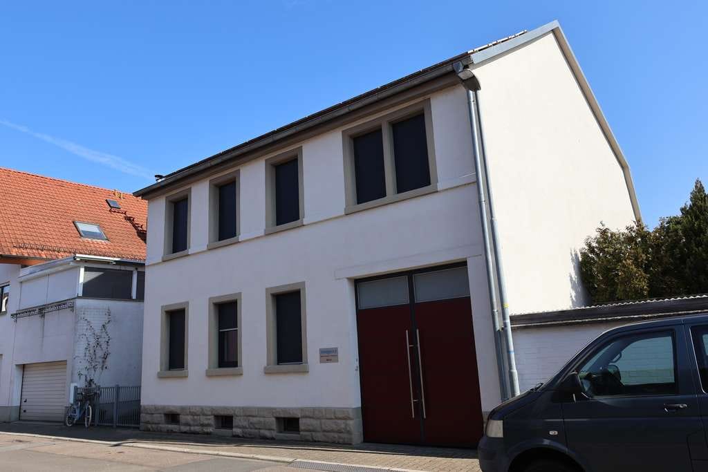 Immobilie in Plankstadt - Seltene Gelegenheit-gute Lage ! Renoviertes Zweifam. Haus Photovoltaik-Gewerbeeinheit-Wohnen u. mehr - Bild 1