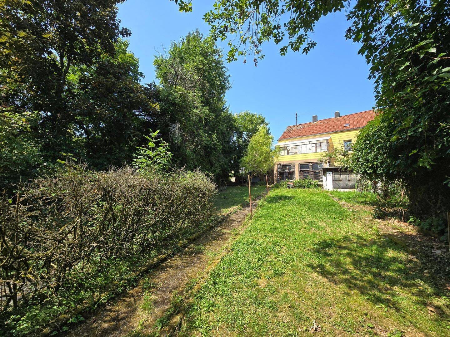Immobilie in Bexbach - Einfamilienhaus mit großem Grundstück in ruhiger Lage von Frankenholz - Bild 1