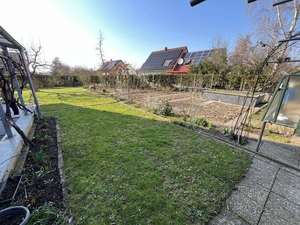 Immobilie in Waigolshausen - Zwei Zuhause, ein Lebensgefühl - mit Gartenidylle, Wellnessbereich - 97534 Waigolshausen - Bild 3
