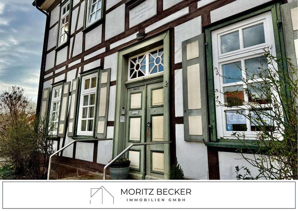 Immobilie in Nörten-Hardenberg - Liebhaberobjekt: Denkmalgeschütztes Pfarrhaus mit Nebengebäuden, Garagen und großem Grundstück! - Bild 3