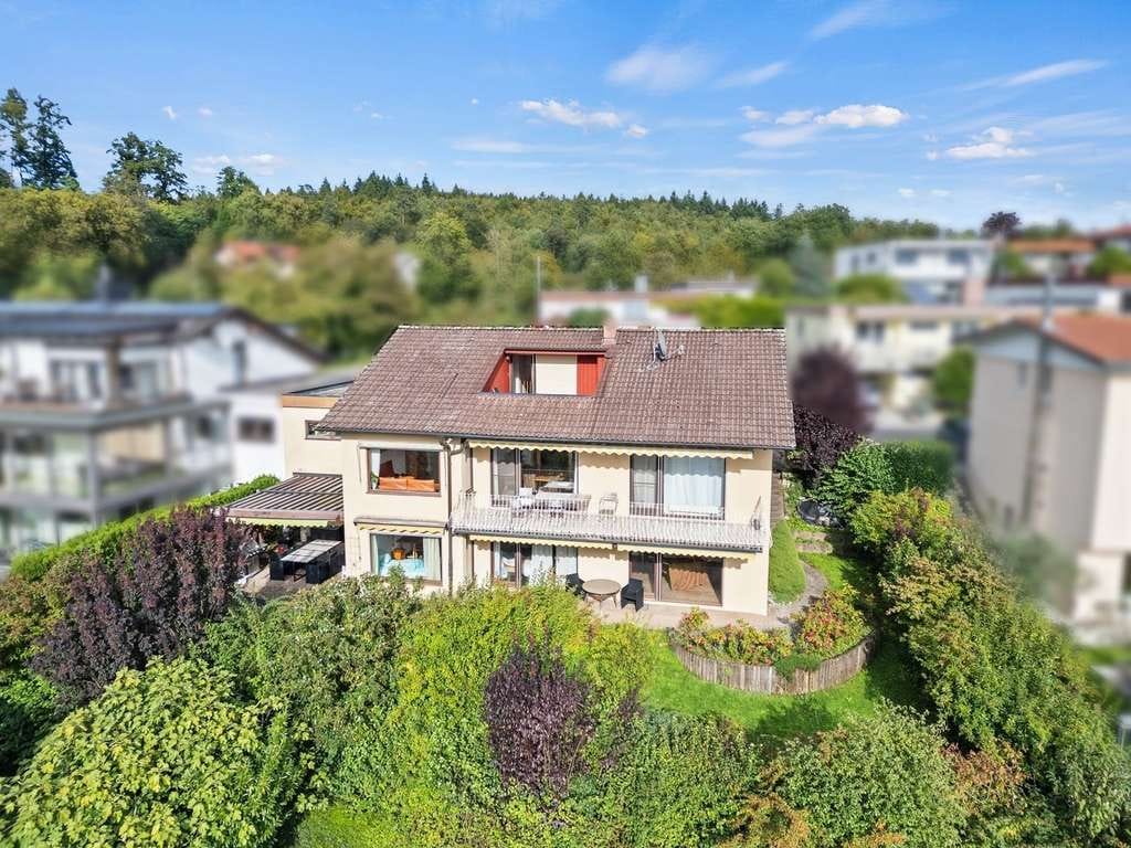 Immobilie in Daisendorf - In ruhiger Lage - freistehendes Einfamilienhaus mit Einliegerwohnung mit Teilsee- und Bergsicht - Bild 0
