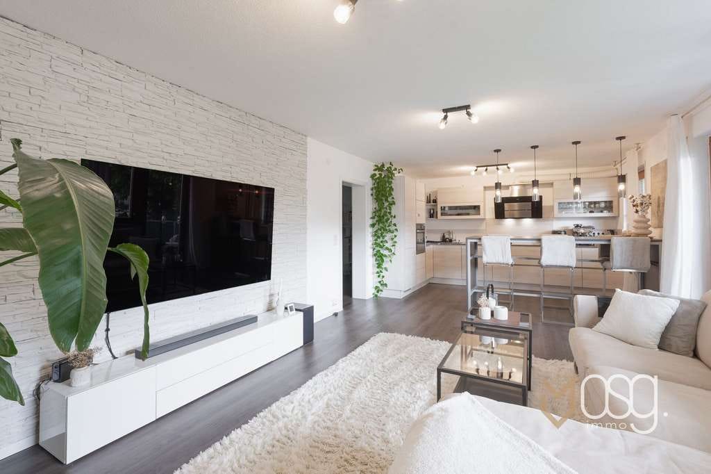 Immobilie in Donzdorf - Direkt einziehen ohne Renovieren, 3 Zimmer Wohnung mit Einbauküche und Kaminofen - Bild 0