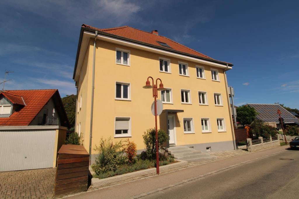 Immobilie in Rielasingen-Worblingen - Kuschelige 5 Zi. Whg. in Rielasingen mit sonnigen Balkon und Einzel-Garage - nur 3 WE  - Bild 0