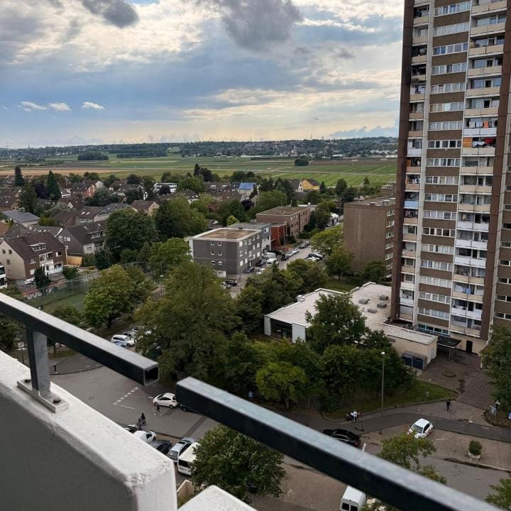 Immobilie in Köln - LICHTDURCHFLUTETES ZUHAUSE MIT BALKON + WEITBLICK - Bild 1