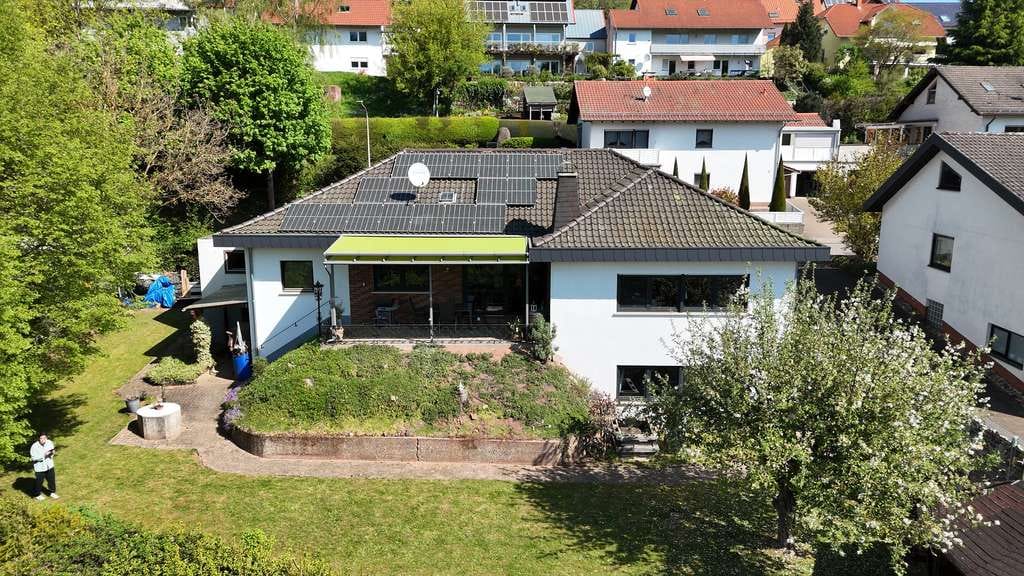 Immobilie in Wallhalben - Modernisiertes Einfamilienhaus mit Einliegerwohnung - Bild 1
