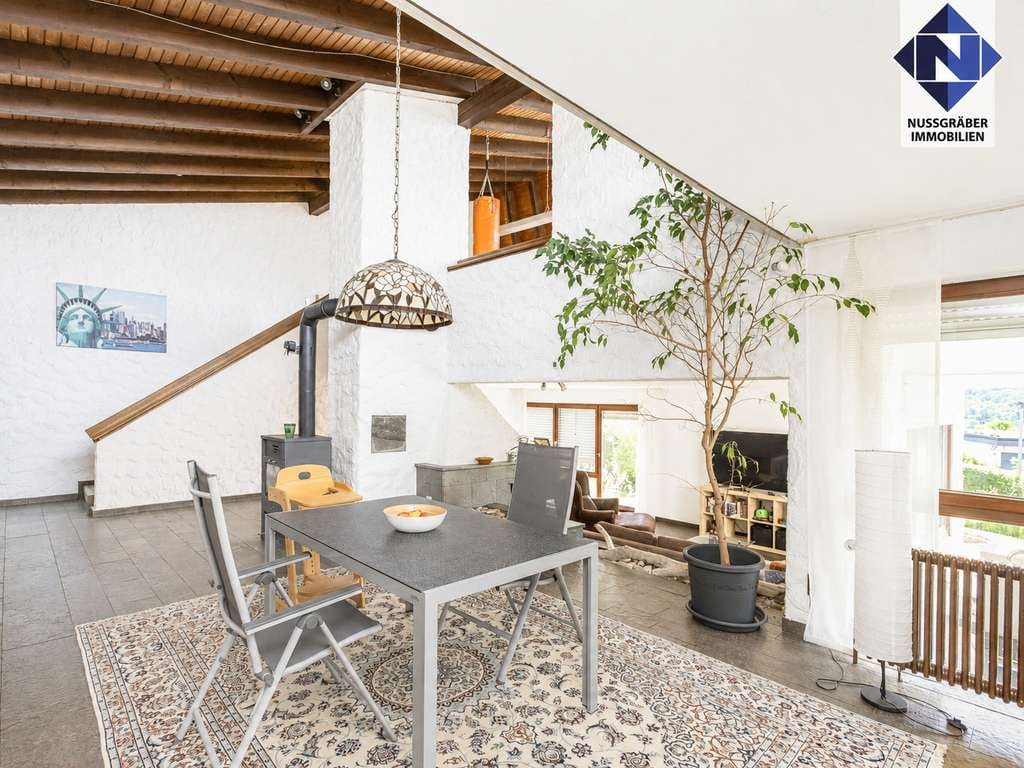 Immobilie in Aichtal - Architektenhaus mit Galerie, Einliegerwohnung und traumhaftem Garten - Bild 1