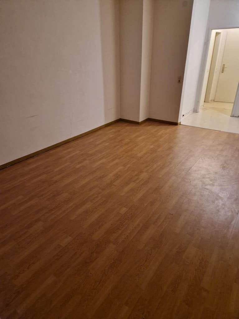 Immobilie in Plettenberg - Helle 1,5-Zimmer-Wohnung mit Weitblick und Balkon. Ideal auch als Kapitalanlage! - Bild 1