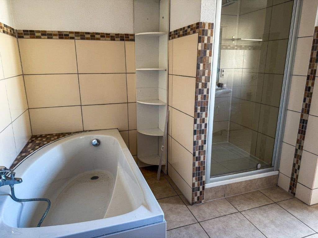 Immobilie in Stetten am kalten Markt - Schönes gepflegtes Zweifamilienhaus mit Charme und viel Platz - zentral gelegen! - Bild 3