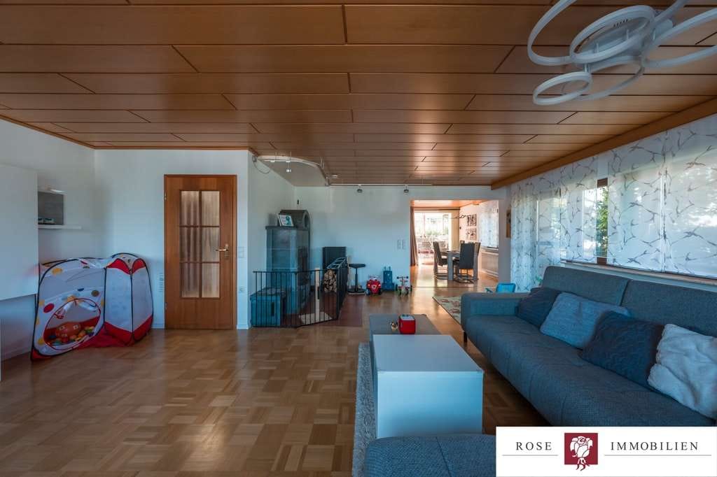 Immobilie in Berglen - Große 3,5-Zimmer-Wohnung mit Garage, Carport, Wintergarten und eigenem Freisitz in ruhiger Lage - Bild 0