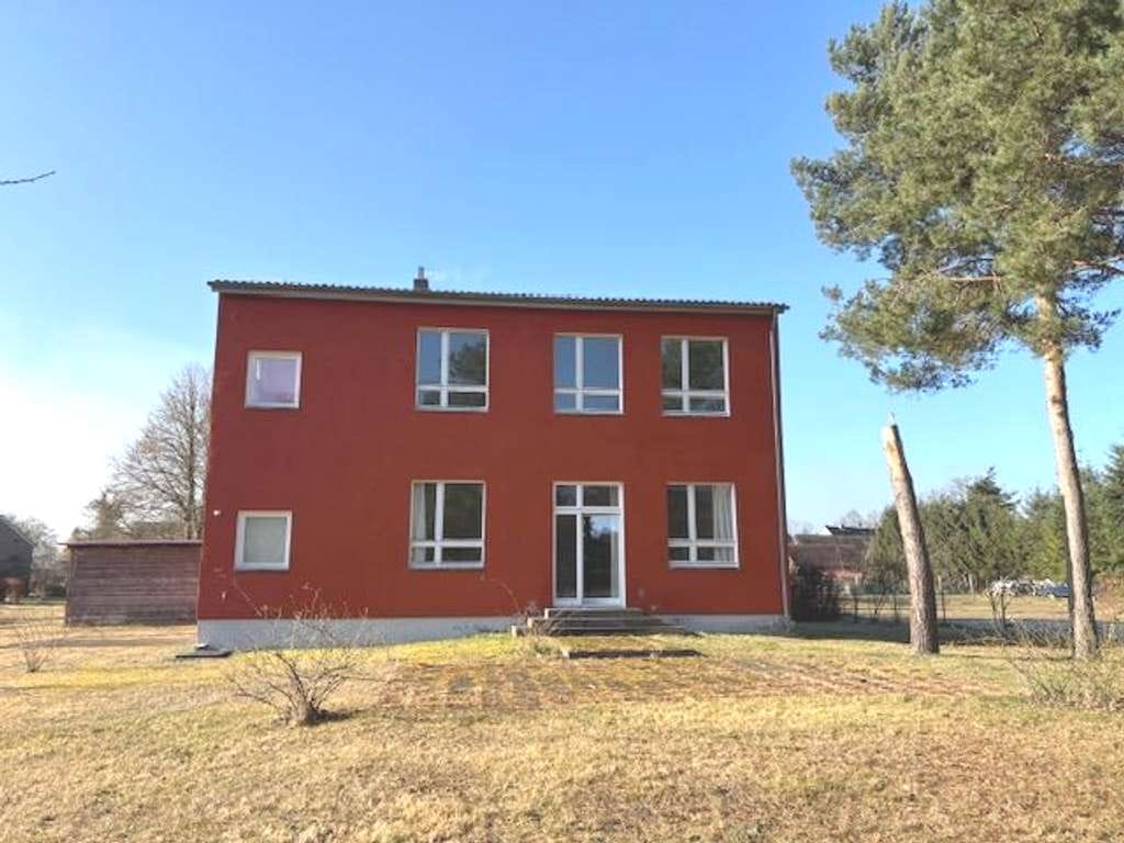 Immobilie in Boitzenburger Land - Besondere Gelegenheit! ehemal. Schulhaus direkt am See in der Uckermark - perfektes Refugium - Bild 1