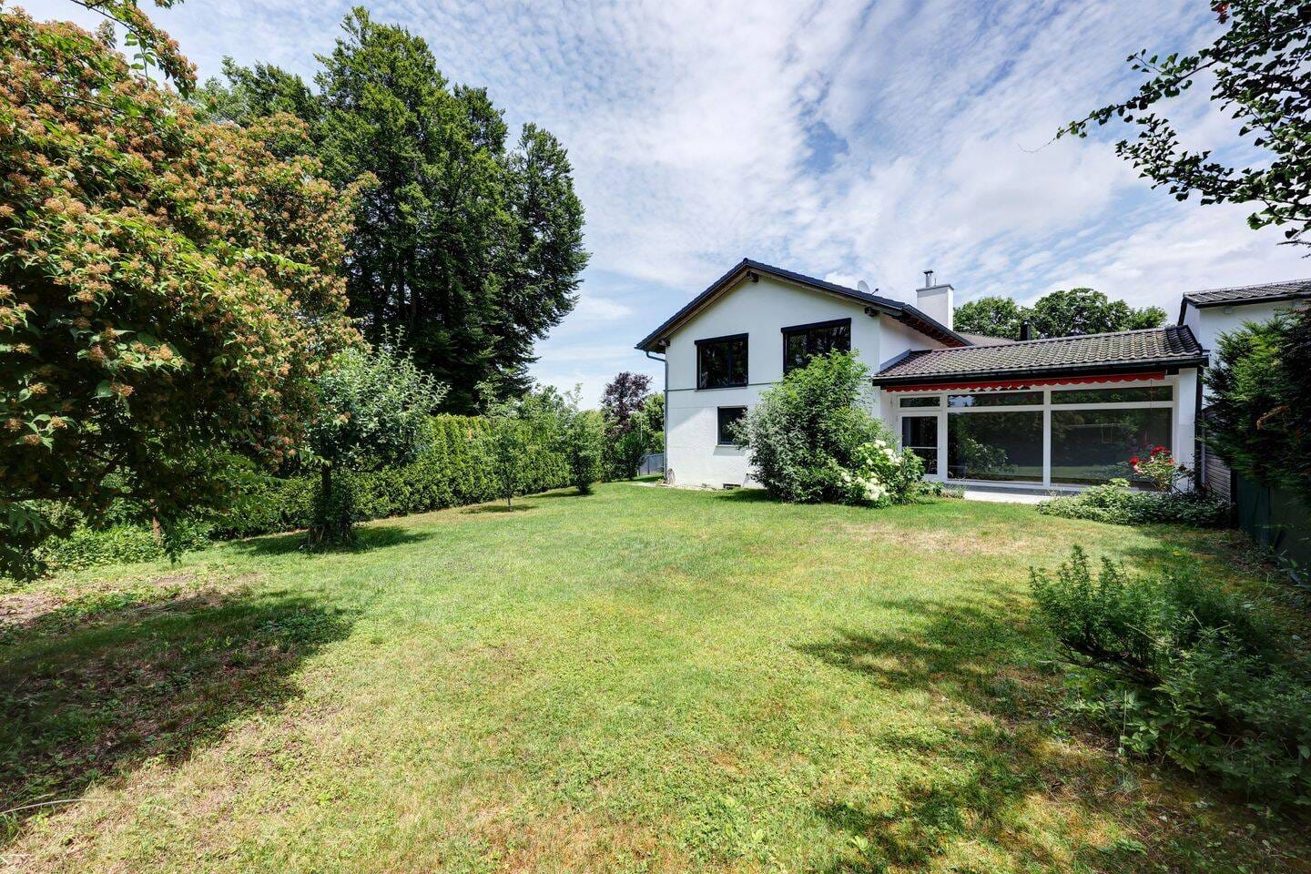 Immobilie in Schäftlarn - Platz für die große Familie, ein  Mehrgenerationenprojekt oder Wohnen & Arbeiten /// Haus in idyll. Lage in Hohenschäftlarn - Bild 1