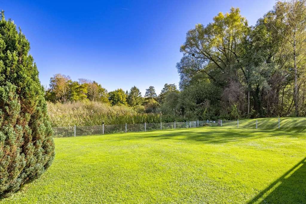 Immobilie in Schondorf am Ammersee - Gehobenes Familiendomizil in privilegierter Lage zwischen Natur und See - Bild 1