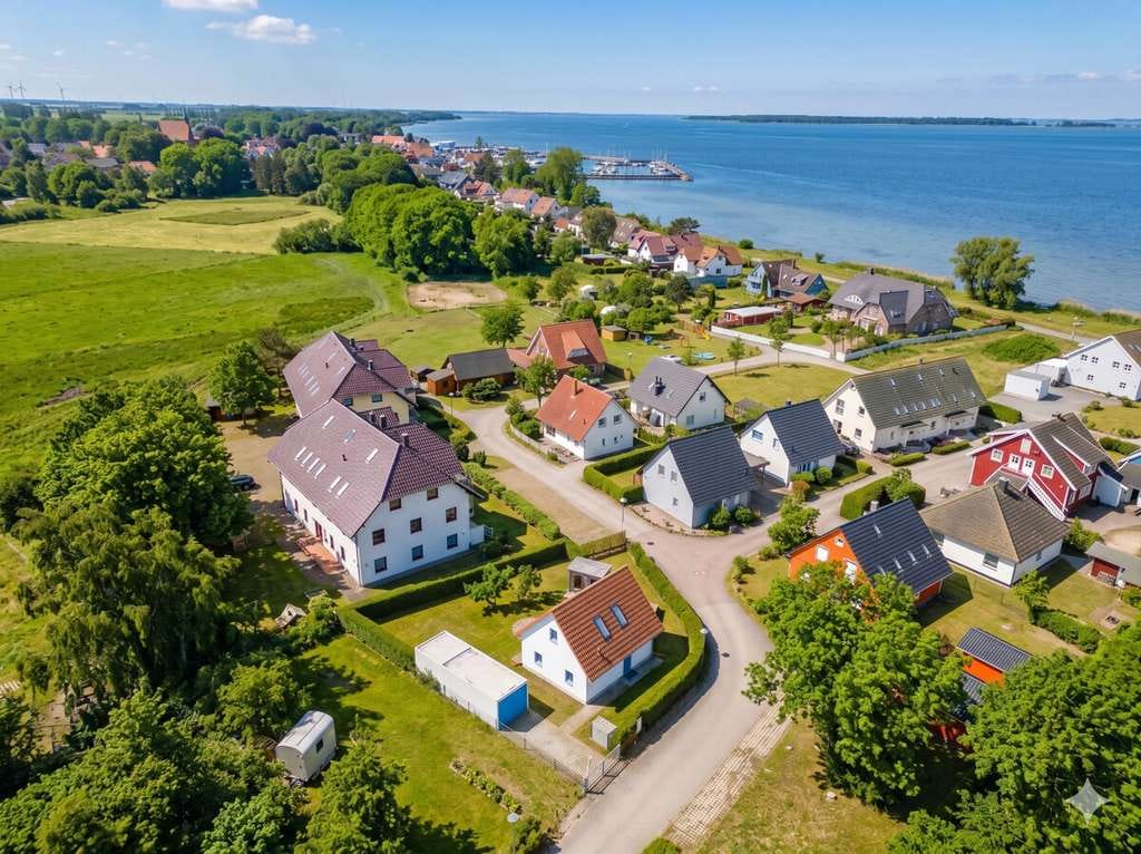 Immobilie in Wiek - Hochwertiges Ferienhaus in Strandnähe: 2023 renoviert, neue Sauna, Premium-Küche & Smart Home! - Bild 0