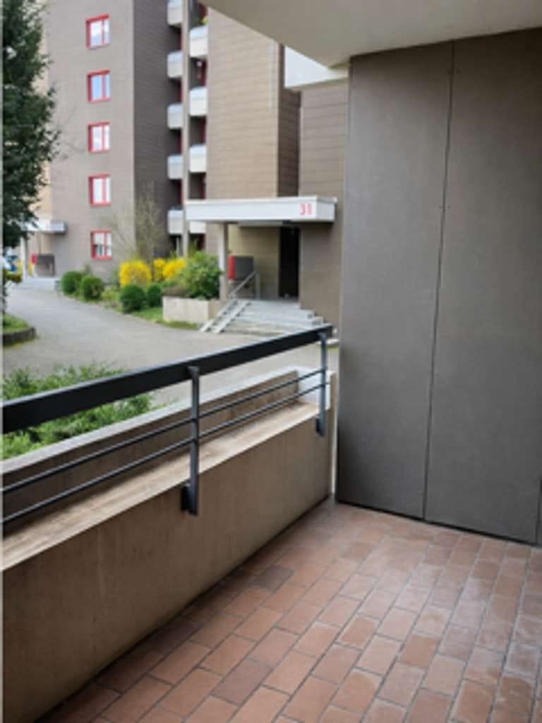 Immobilie in Weinstadt - Endersbach, (schwarzer Peter) 3,5 Zimmer-EG Wohnung, 2 Balkone + TG - Platz, frei - Bild 0