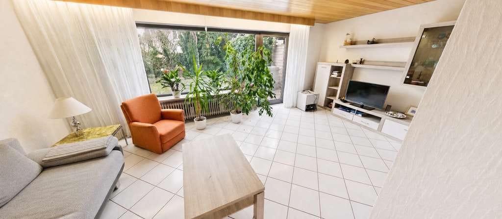 Immobilie in Heilsbronn - Reiheneckhaus mit Garten, Garage und ausgebautem Dachstudio in Heilsbronn - Bild 2