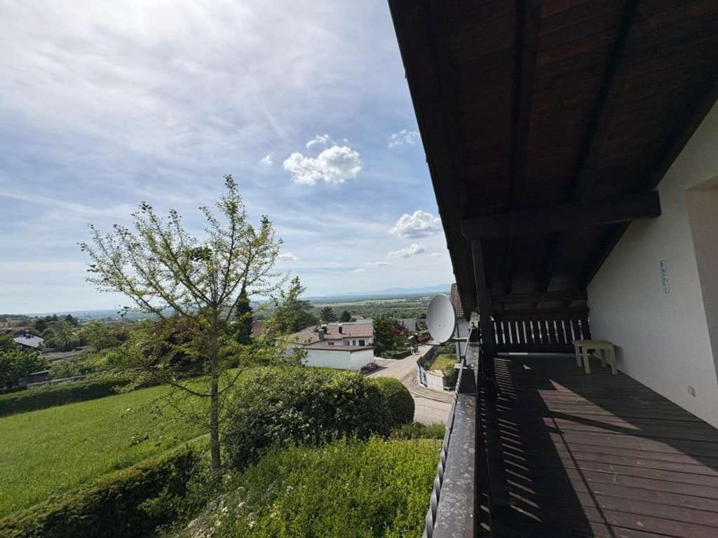 Immobilie in Bad Bellingen - Landhausvilla mit großem Grundstück - Bild 2