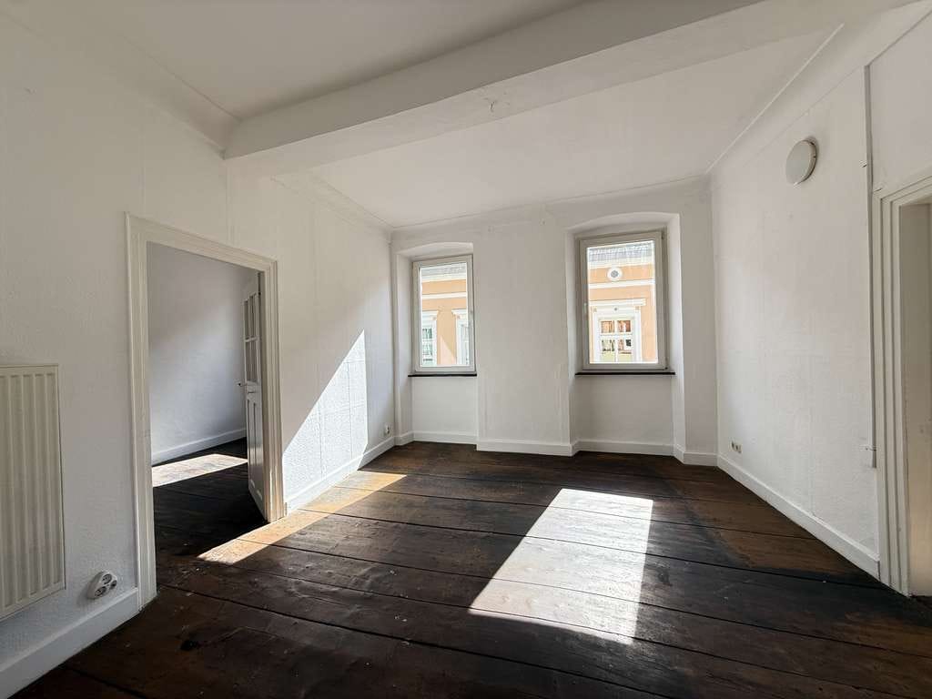Immobilie in Wolfstein - Stadthaus von 1832 im historischen Stadtkern von Wolfstein - Bild 2