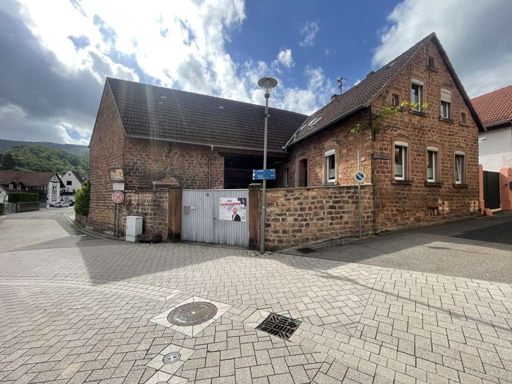 Immobilie in Maikammer - Einfamilienhaus mit Ausbaupotential in zentraler Lage - Bild 0