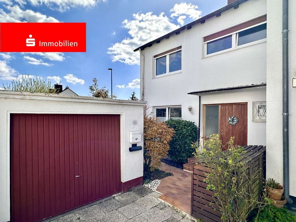 Immobilie in Kronberg - Familienhaus mit Garten und großem Pool in Oberhöchstadt - Bild 0