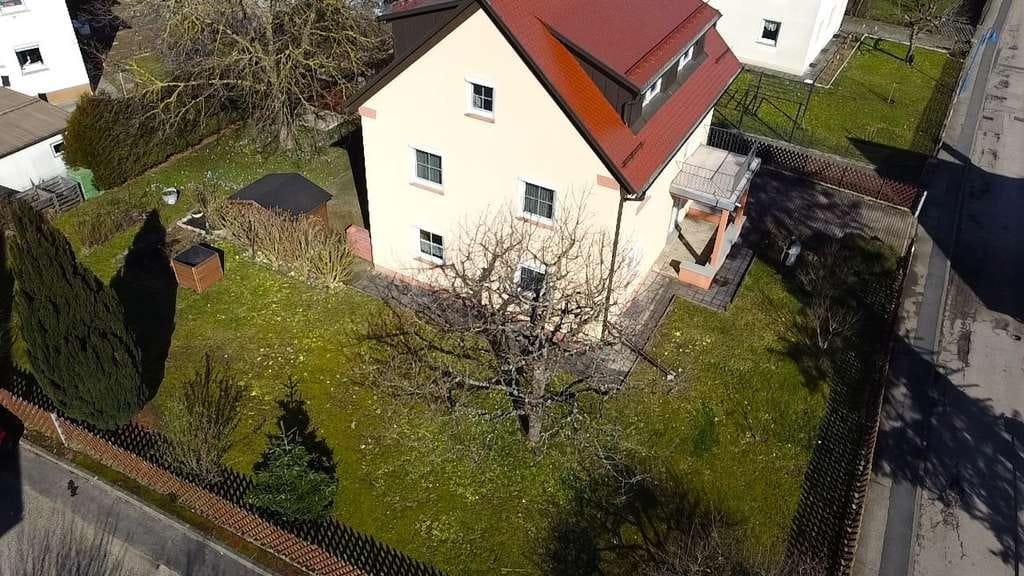 Immobilie in Heubach - Traum-Garten mit Traumhaus - 182 m², 8 Zimmer auf 806 m² Grundstück zentral in Heubach - Bild 0