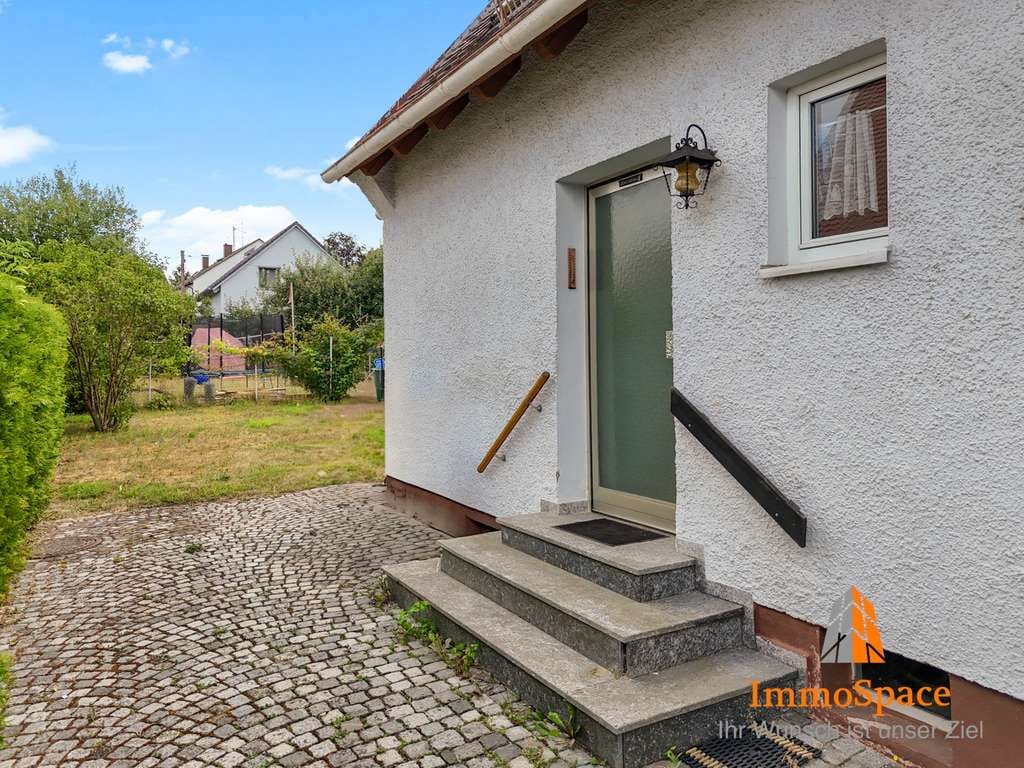 Immobilie in Gessertshausen - ***Großzügiges Einfamilienhaus mit XL Grundstück in Gessertshausen*** ImmoSpace - Bild 2