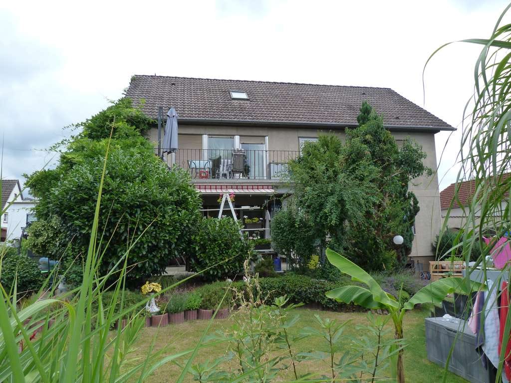 Immobilie in Mörfelden-Walldorf - Mörfelden: Dreifamilienhaus mit Potential direkt am Park - Bild 1