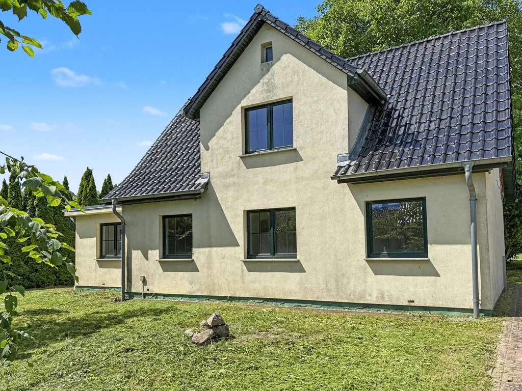 Immobilie in Sundhagen - Ihr neues Zuhause in Sundhagen: Einfamilienhaus mit Charakter und Potenzial auf ca. 1.300 m² - Bild 0