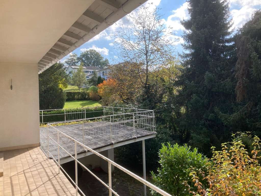 Immobilie in Baienfurt - Großzügiges Einfamilienhaus in begehrter Halbhöhenlage mit traumhaftem Garten - Bild 3