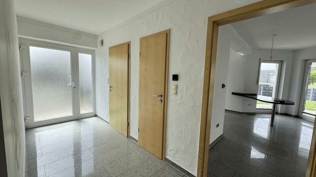 Immobilie in Oberhonnefeld-Gierend - Modernes Einfamilienhaus mit Einliegerwohnung in ruhiger Lage - Bild 4