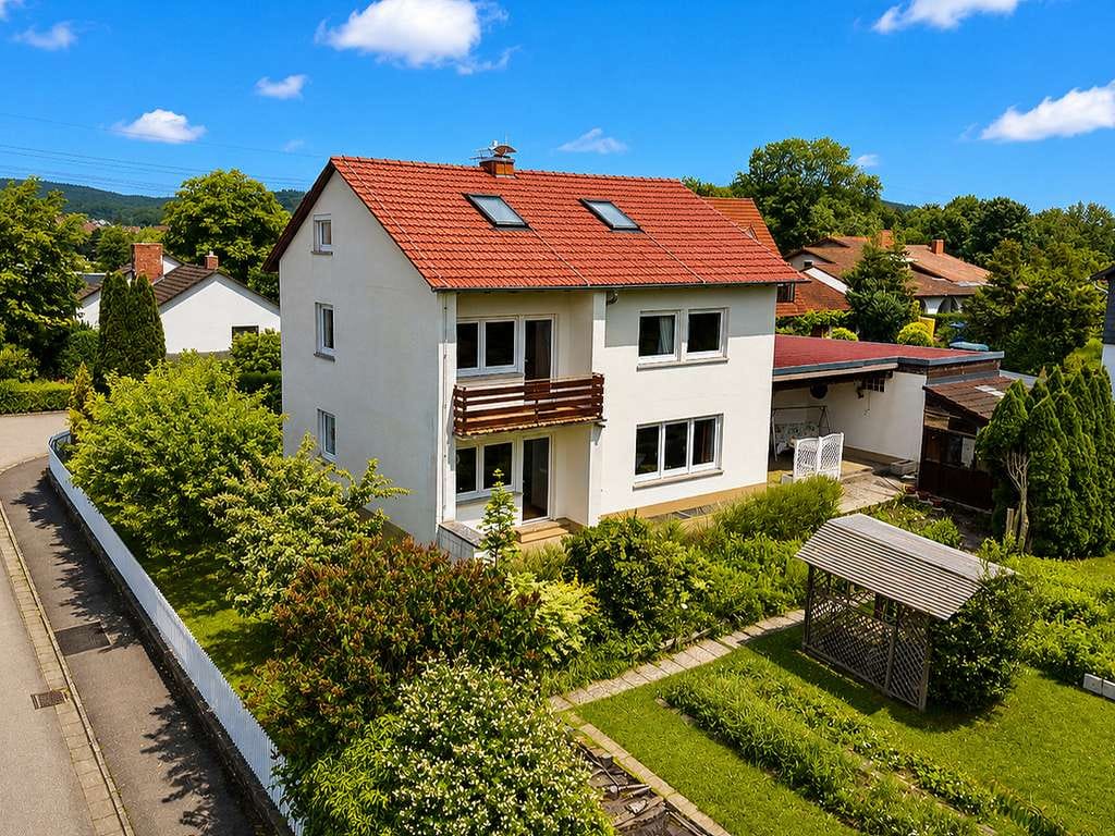 Immobilie in Altenkunstadt - Großzügiges Wohnhaus mit Garten in schöner Lage von Altenkunstadt - Bild 0