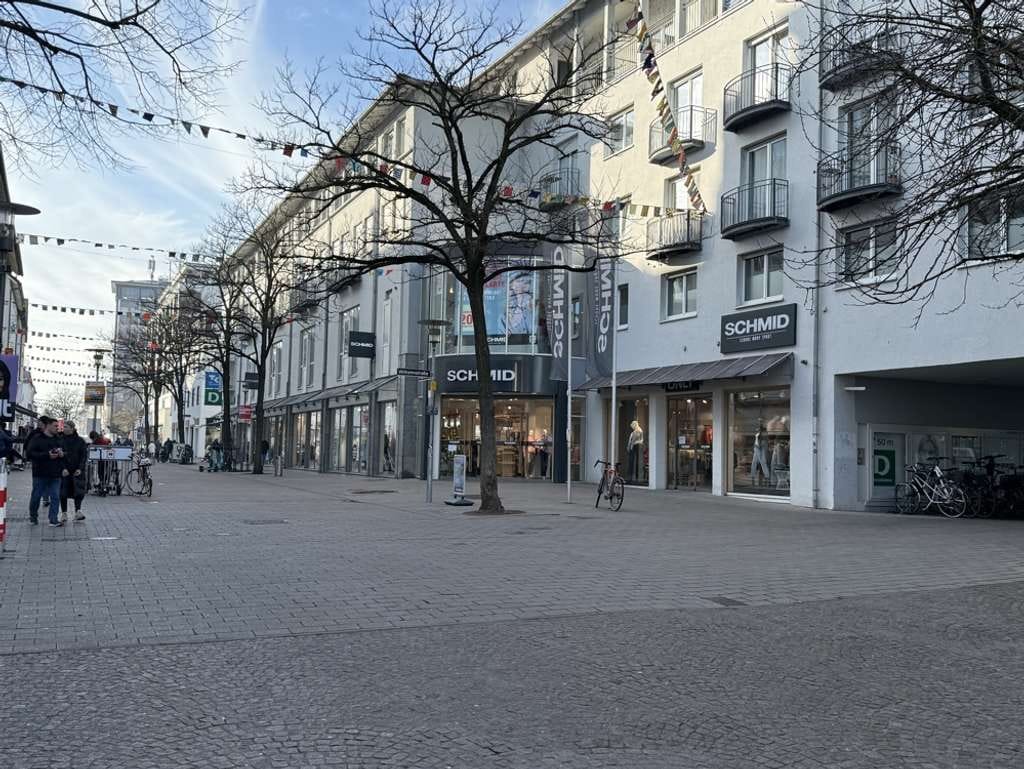 Immobilie in Friedrichshafen - Charmante 1,5-Zimmer-Stadtwohnung in Bestlage von Friedrichshafen – frisch Renoviert & Möbliert - Bild 1