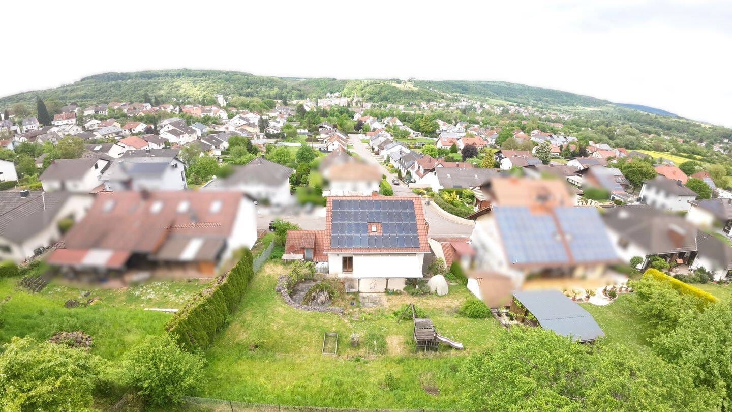 Immobilie in Rehlingen-Siersburg - Einfamilienhaus mit ELWG/ Garten /PV Anlage /Doppelgarage zu Verkaufen - Bild 1