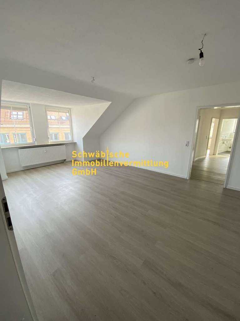 Immobilie in Markgröningen - Frisch modernisiert & sonnig | 3-Zimmer-Dachgeschosswohnung im Herzen Markgröningens - Bild 1