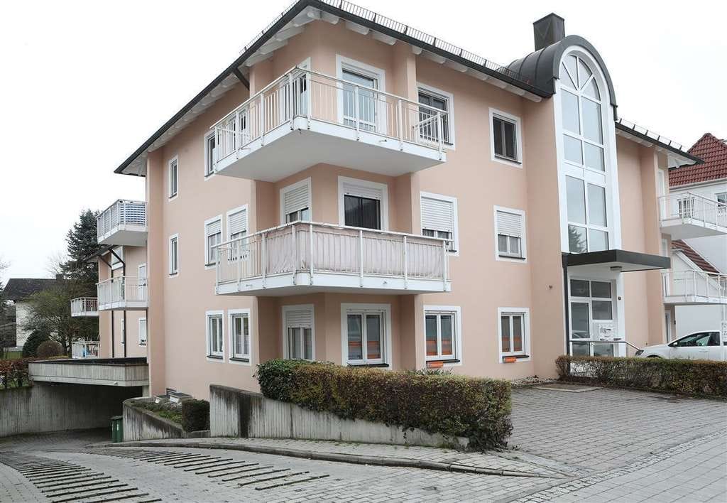 Immobilie in Geisenhausen - 2-Zimmer Dachgeschosswohnung  in Geisenhausen, Zentrum - Bild 2
