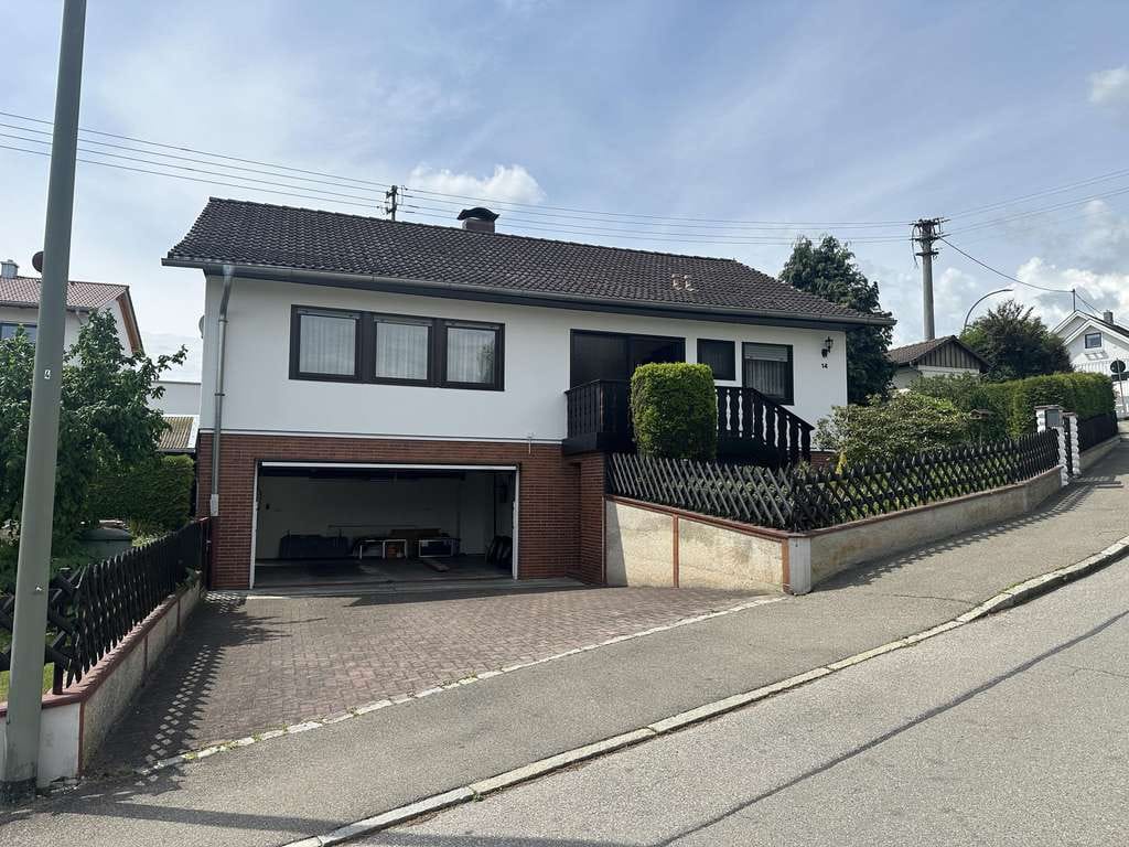 Immobilie in Dasing - Idyllisches Haus mit Terrasse und großem Garten in Dasing - Bild 1