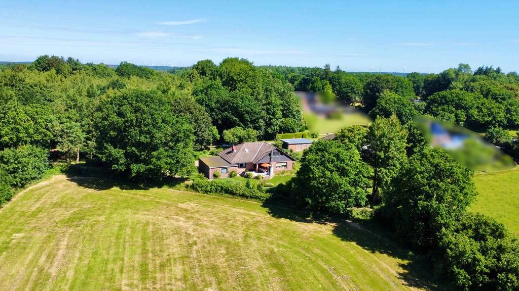 Immobilie in Ramstedt - Wohnen, wo die Ruhe zuhause ist – Einfamilienhaus mit Traumgrundstück und unverbaubarem Feldblick - Bild 0