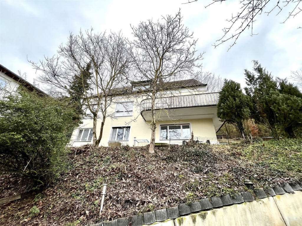 Immobilie in Igersheim - Sehr großzügiges Wohnhaus in ruhiger Lage mit viel Aussicht - Bild 4