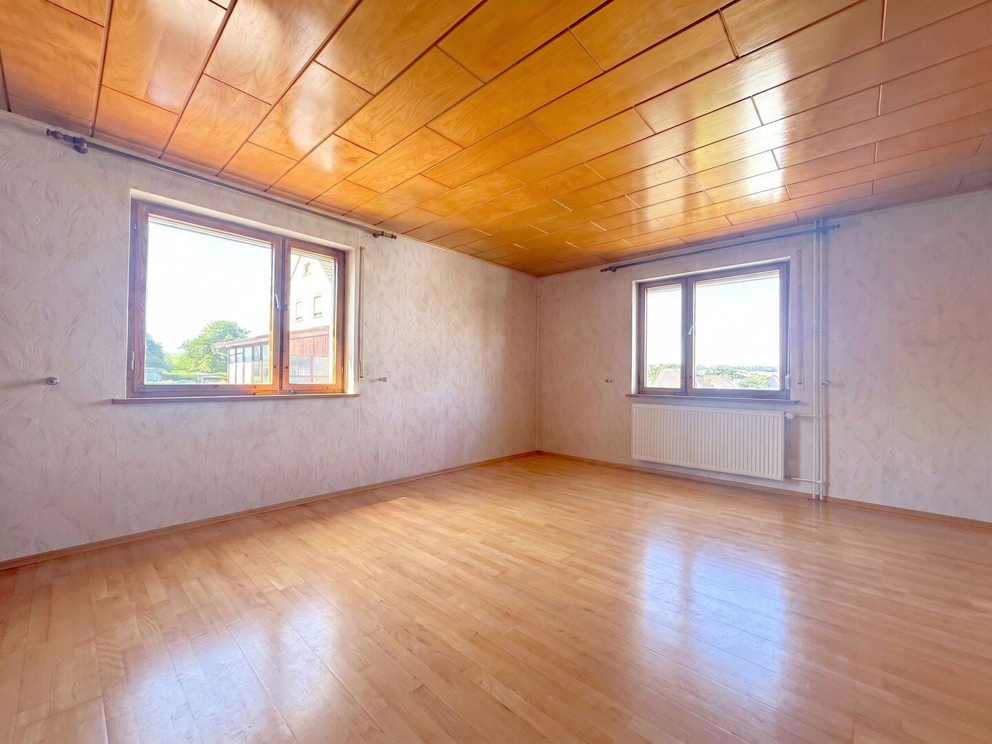 Immobilie in Amt Creuzburg - Familienfreundliches Ein- bis Zweifamilienhaus  - Ruhig gelegen mit großem Grundstück und viel Potenzial - Bild 4