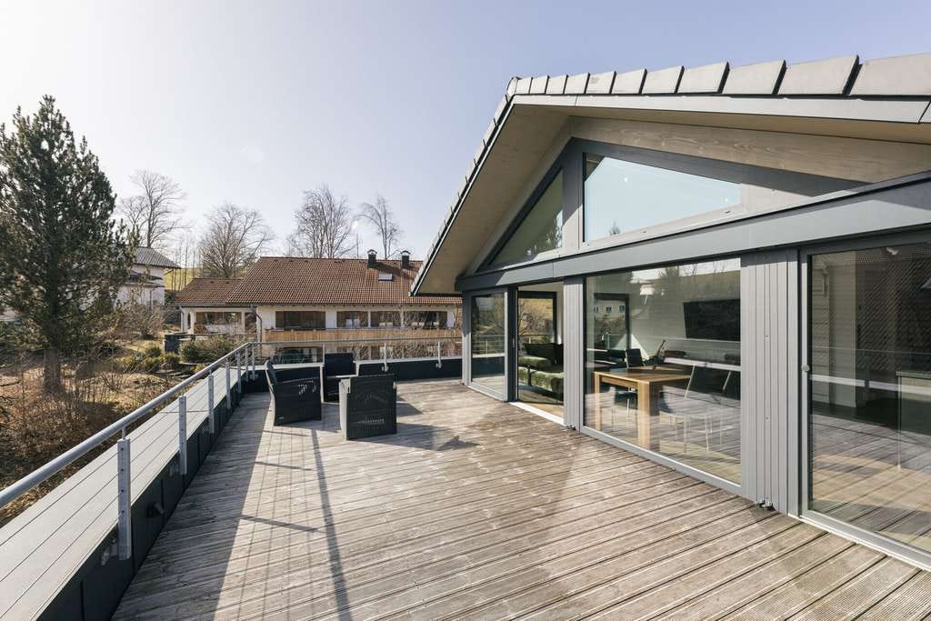 Immobilie in Stiefenhofen - Exklusive Penthousewohnung mit großzügiger Dachterrasse im Herzen des Westallgäu´s - Bild 1