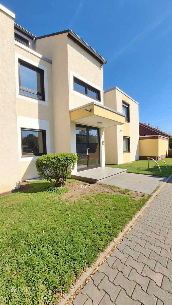 Immobilie in Pulheim - 3-Zimmer-Wohnung mit Loggia und Stellplatz in Brauweiler - Bild 1
