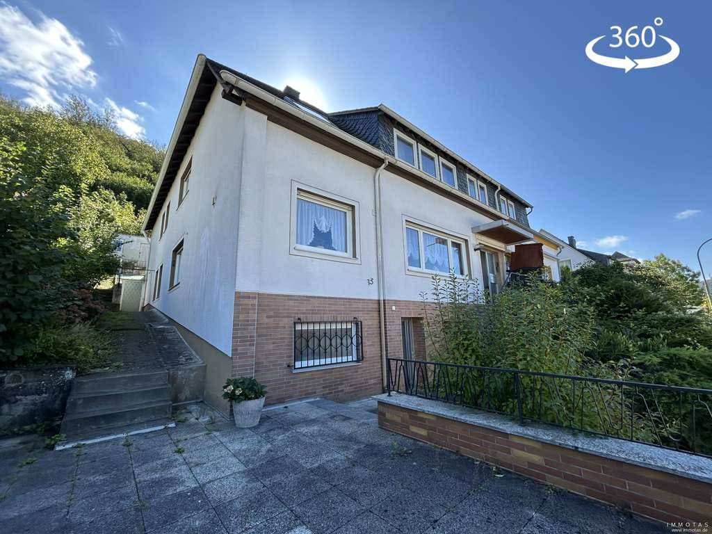 Immobilie in Cochem - Geräumige Doppelhaushälfte mit Garten und Garage - auch als Zweifamilienhaus nutzbar - Bild 0