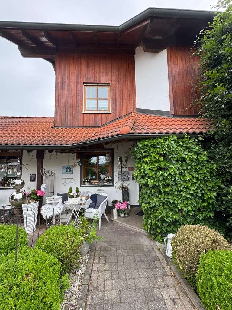 Immobilie in Pforzen - Ihr neues Zuhause mit viel Platz und wunderschönem Garten in Pforzen - Bild 0