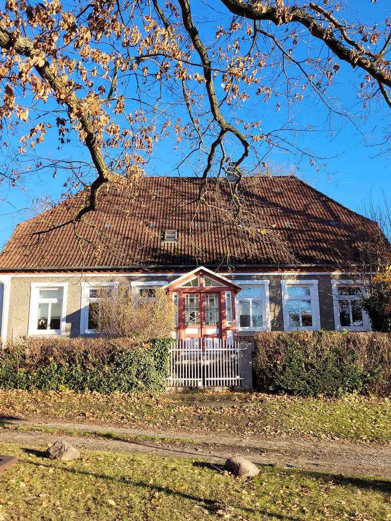 Immobilie in Hohenkirchen - OSTSEE NÄHE    !!!    Großzügiges Haus mit 9 Zimmern und 1600 m² Grundstück in Hohenkirchen - Bild 1