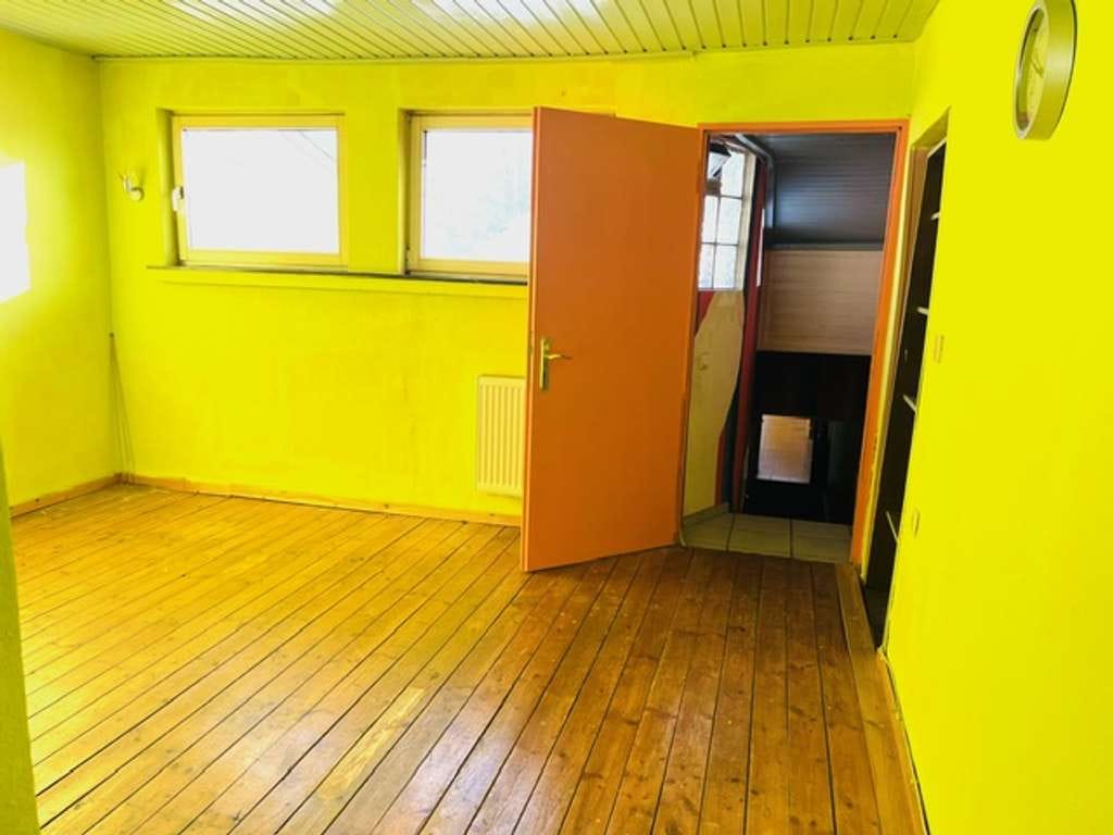 Immobilie in Langerwehe - ** Erwecken Sie Ihr Traumhaus aus dem Dornröschen Schlaf ** - Bild 2