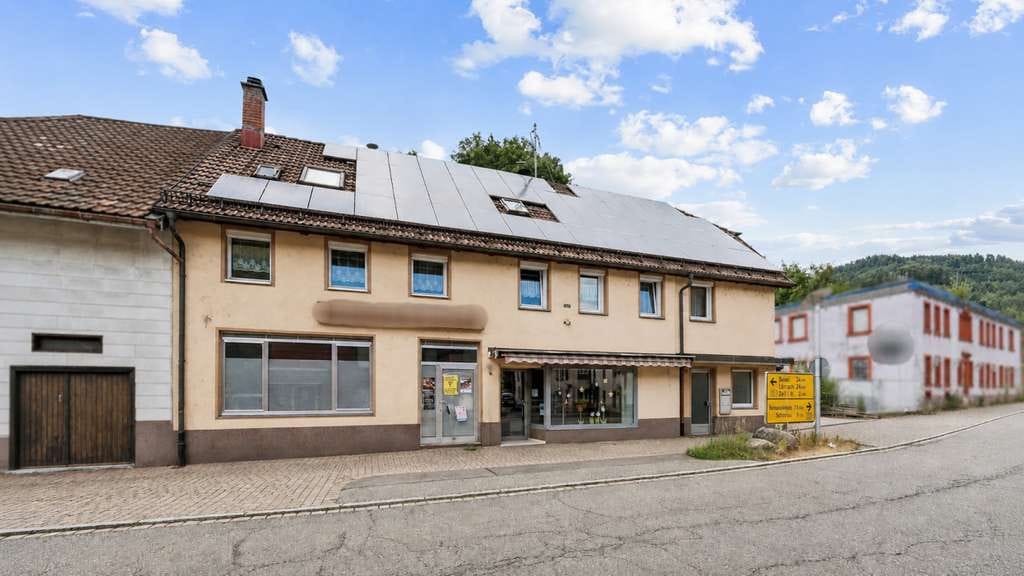 Immobilie in Zell im Wiesental - Wohn- und Geschäftshaus mit Potenzial, Ideal für Handwerker, Unternehmer und Investoren - Bild 0